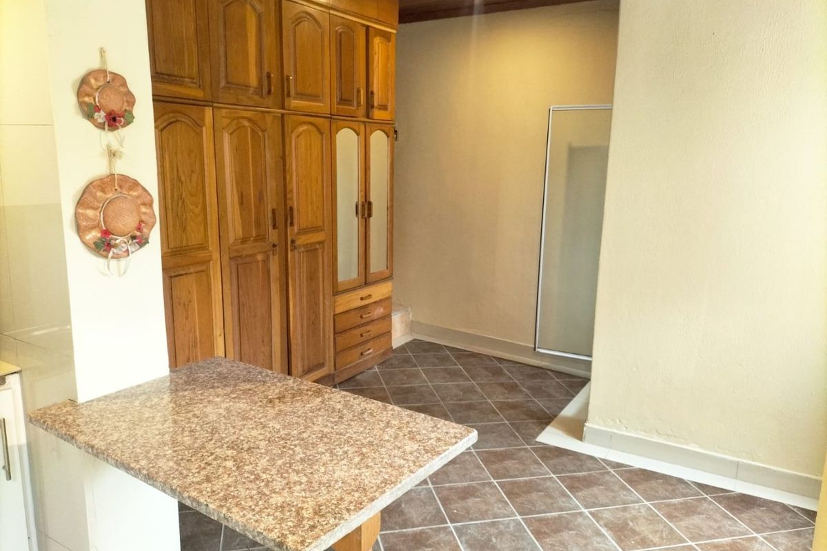 1 Bedroom Granny Cottage in Brighton Beach R5100pm - Photo 5