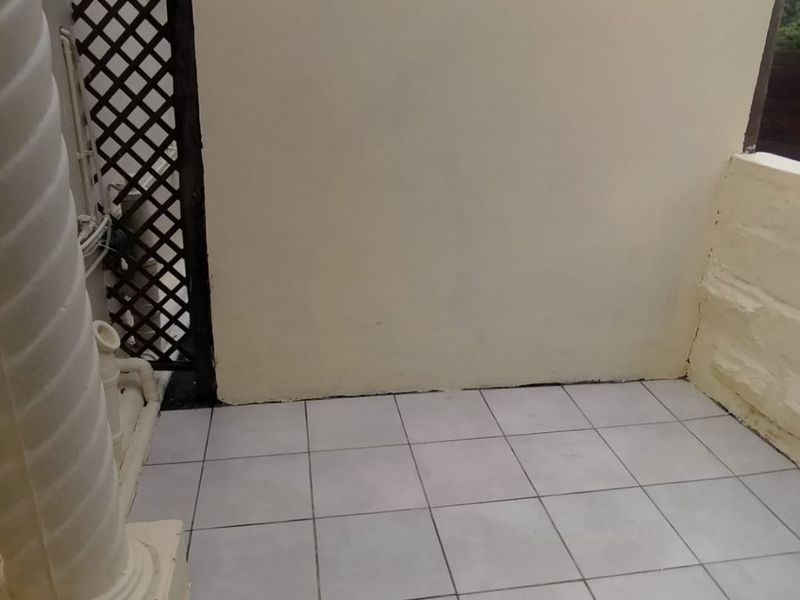 1 Bedroom Granny Cottage in Brighton Beach R5100pm - Photo 8