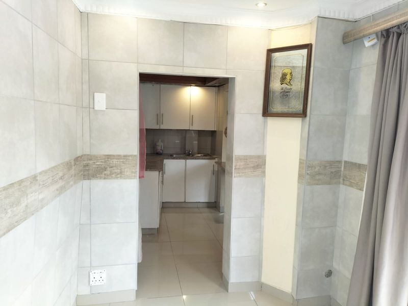 1 Bedroom Granny Cottage in Brighton Beach R5100pm - Photo 6