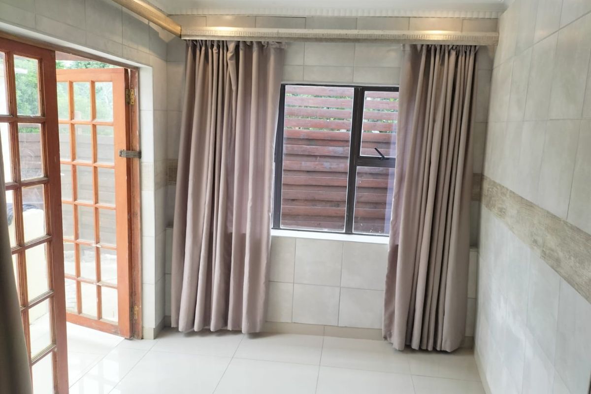 1 Bedroom Granny Cottage in Brighton Beach R5100pm - Photo 2