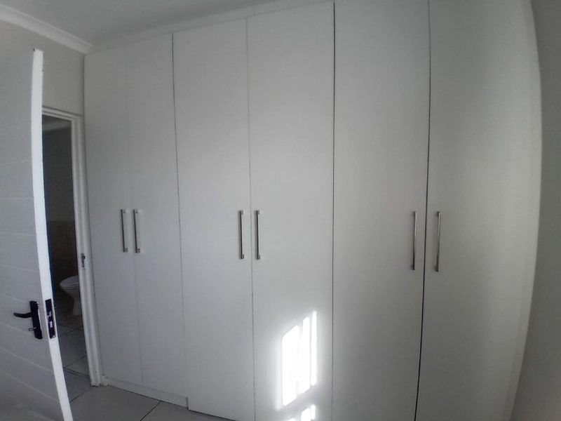 3 Bedroom Double storey house for sale in Stratford                                                      NO TRANSFER DUTY - Photo 9