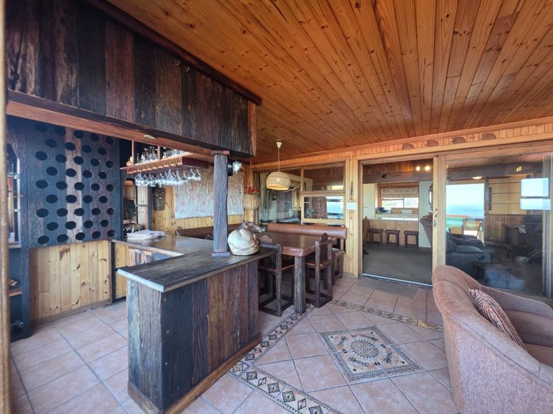 4 BEDROOM WOODEN HOME WITH SEA VIEWS IN HEROLDS BAY - Photo 8