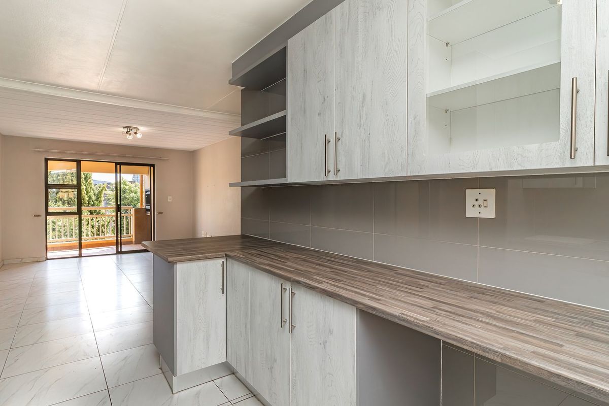 Modern 2 Bedroom Apartment in Bedfordview - Photo 4