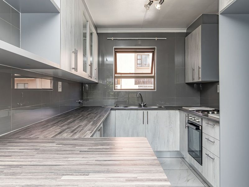 Modern 2 Bedroom Apartment in Bedfordview - Photo 6