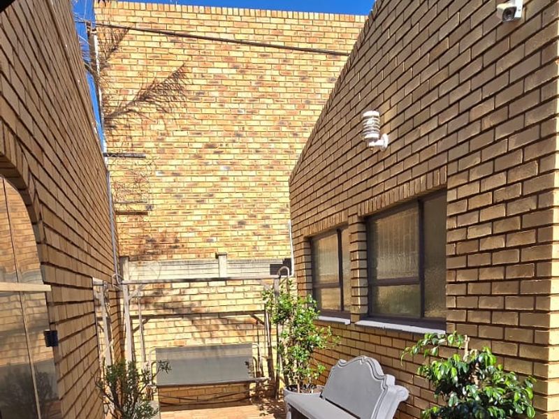 3 Bedroom house for sale in Manzilpark - Photo 2