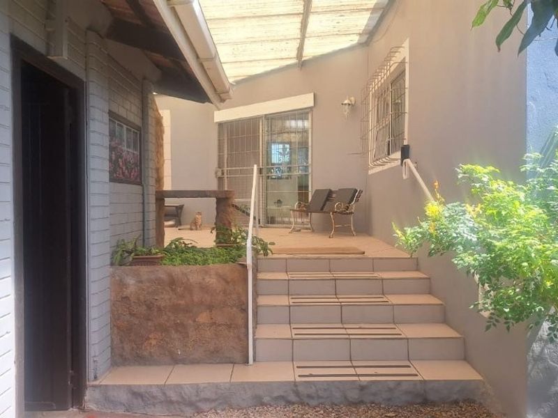 Modern And Comfortable 2-Bedroom Home For Sale  - Photo 5