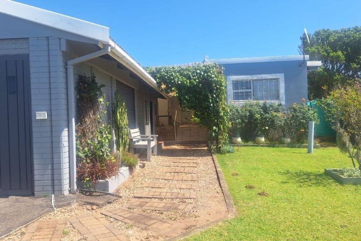 Modern And Comfortable 2-Bedroom Home For Sale  - Photo 4