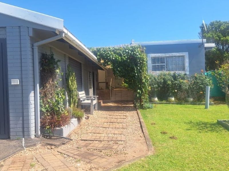 Modern And Comfortable 2-Bedroom Home For Sale  - Photo 4