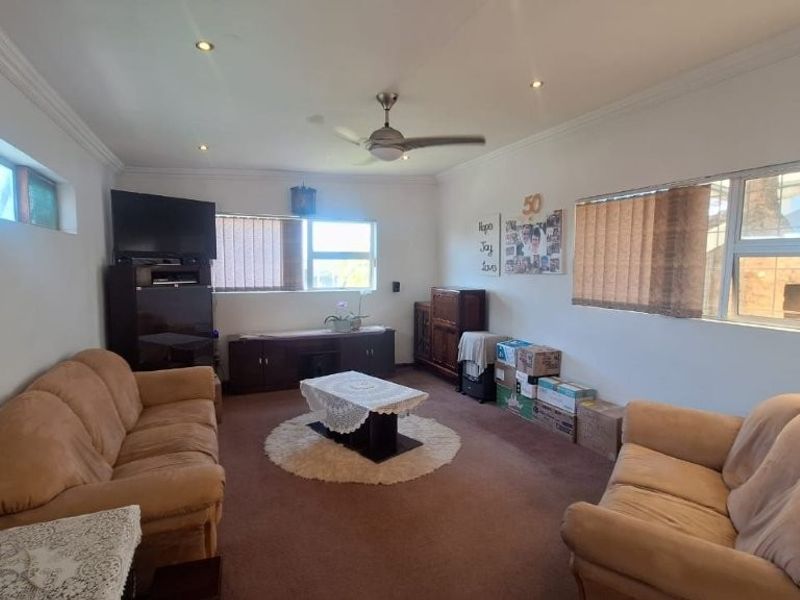 Modern And Comfortable 2-Bedroom Home For Sale  - Photo 9