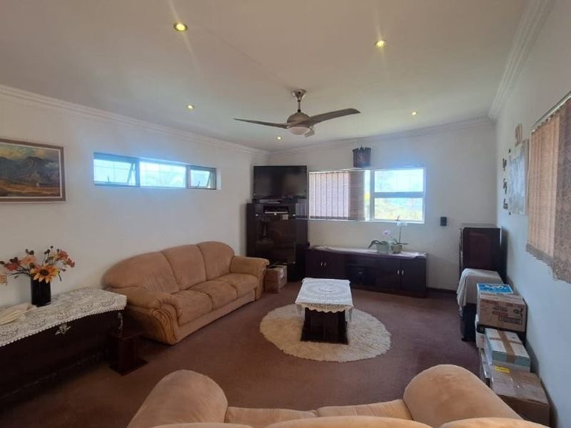 Modern And Comfortable 2-Bedroom Home For Sale  - Photo 8