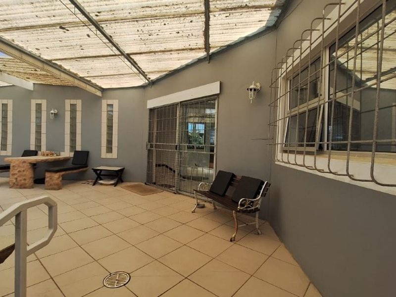 Modern And Comfortable 2-Bedroom Home For Sale  - Photo 6