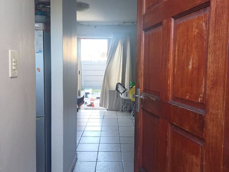 2 BEDROOM HOUSE WITH LARGE YARD IN SUMMER GREENS - Photo 8