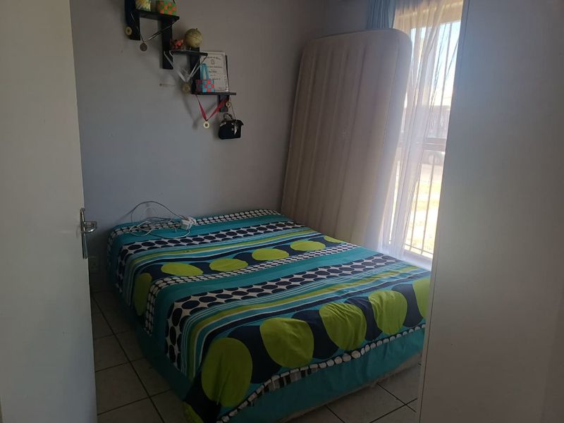 2 BEDROOM HOUSE WITH LARGE YARD IN SUMMER GREENS - Photo 10