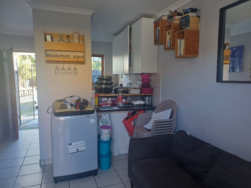 2 BEDROOM HOUSE WITH LARGE YARD IN SUMMER GREENS - Photo 5