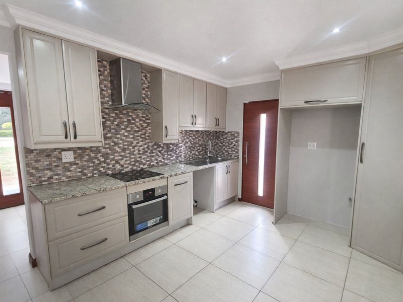 Stunning Newly Renovated Home in Bridgefield Estate – Move-In Ready!  - Photo 7