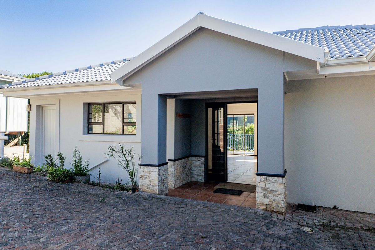 Warm North-Facing Family Home with Lovely Views in Meedingsride, Sedgefield - Photo 3