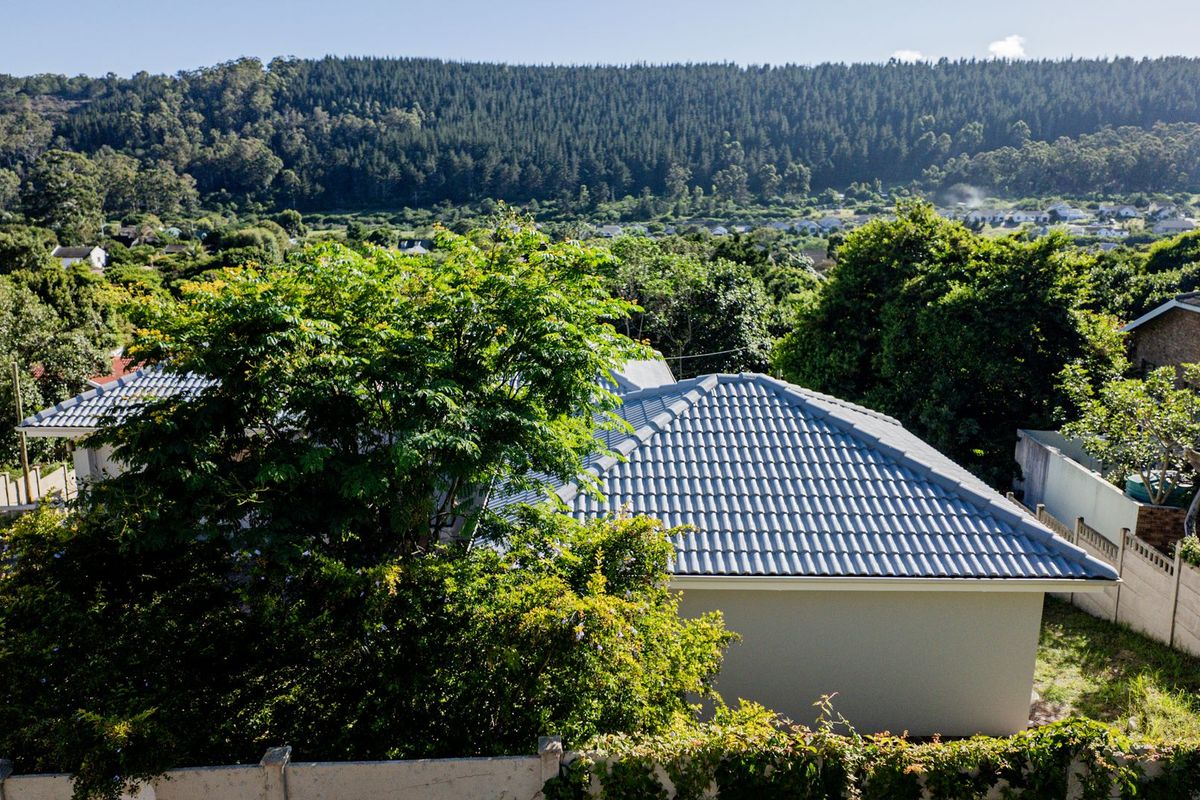 Warm North-Facing Family Home with Lovely Views in Meedingsride, Sedgefield - Photo 4