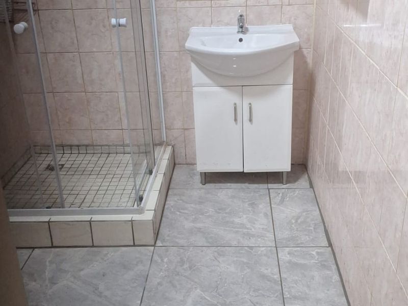 Step into a home where comfort meets smart easy living. - Photo 5