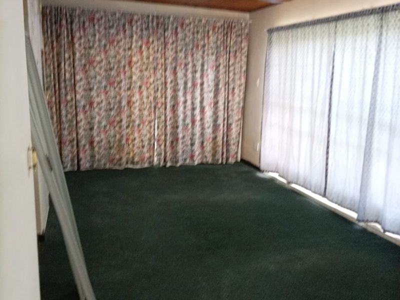 Step into a home where comfort meets smart easy living. - Photo 10