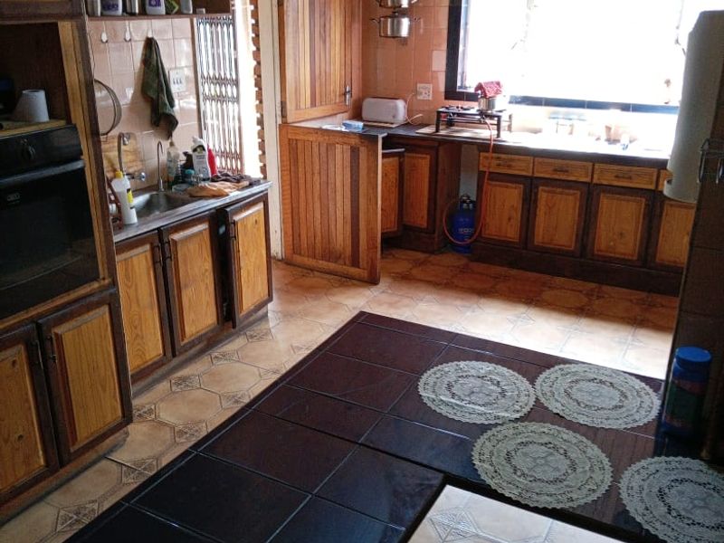 Step into a home where comfort meets smart easy living. - Photo 9