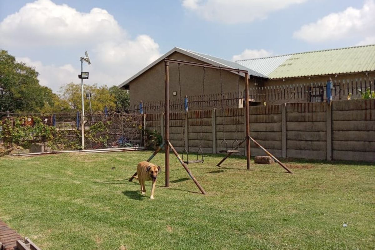 Step into a home where comfort meets smart easy living. - Photo 2