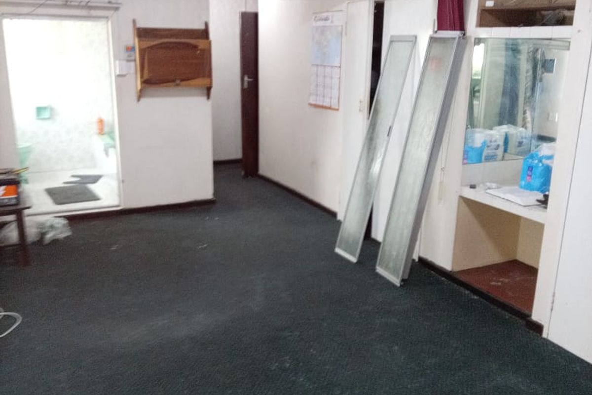 Step into a home where comfort meets smart easy living. - Photo 4