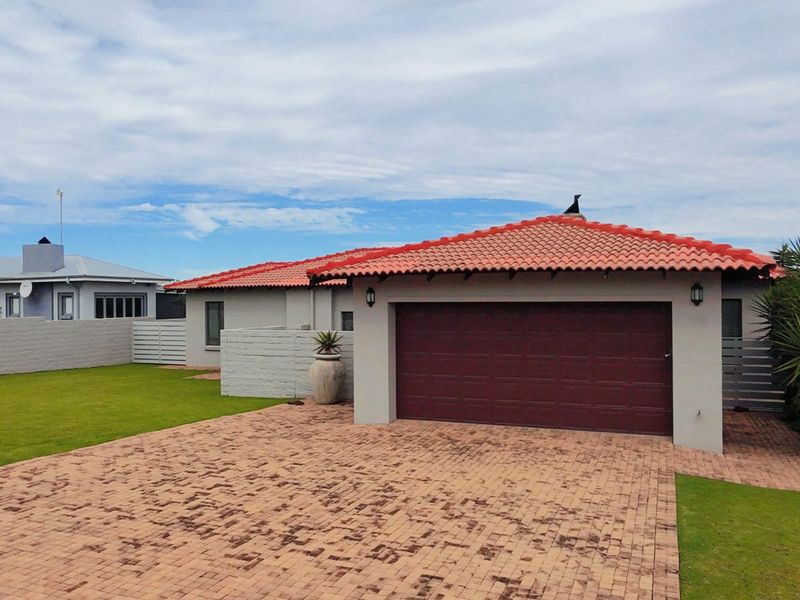 Welcome to your dream home in the sought-after Harbour Town Golf Estate - Photo 2