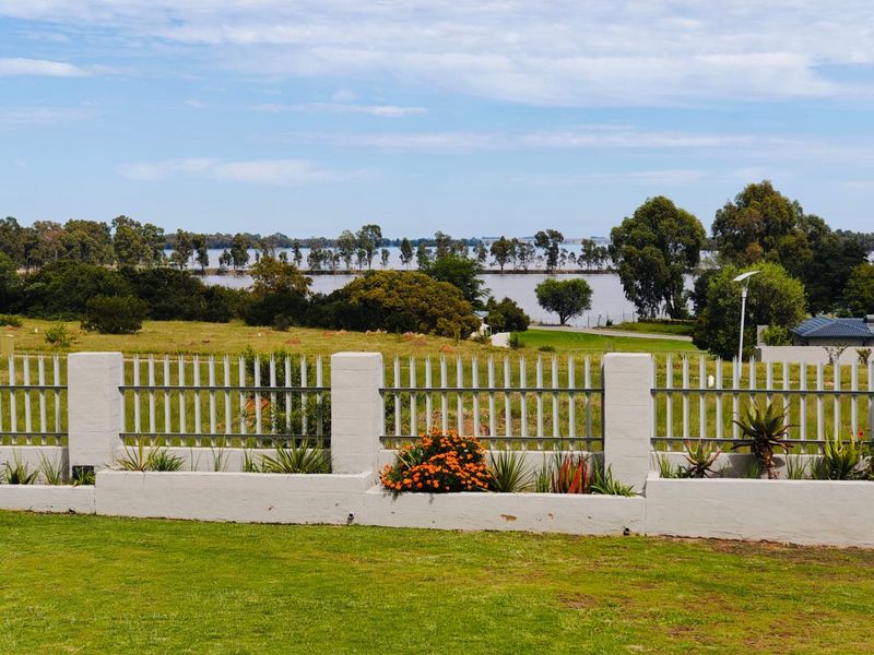 Welcome to your dream home in the sought-after Harbour Town Golf Estate - Photo 9