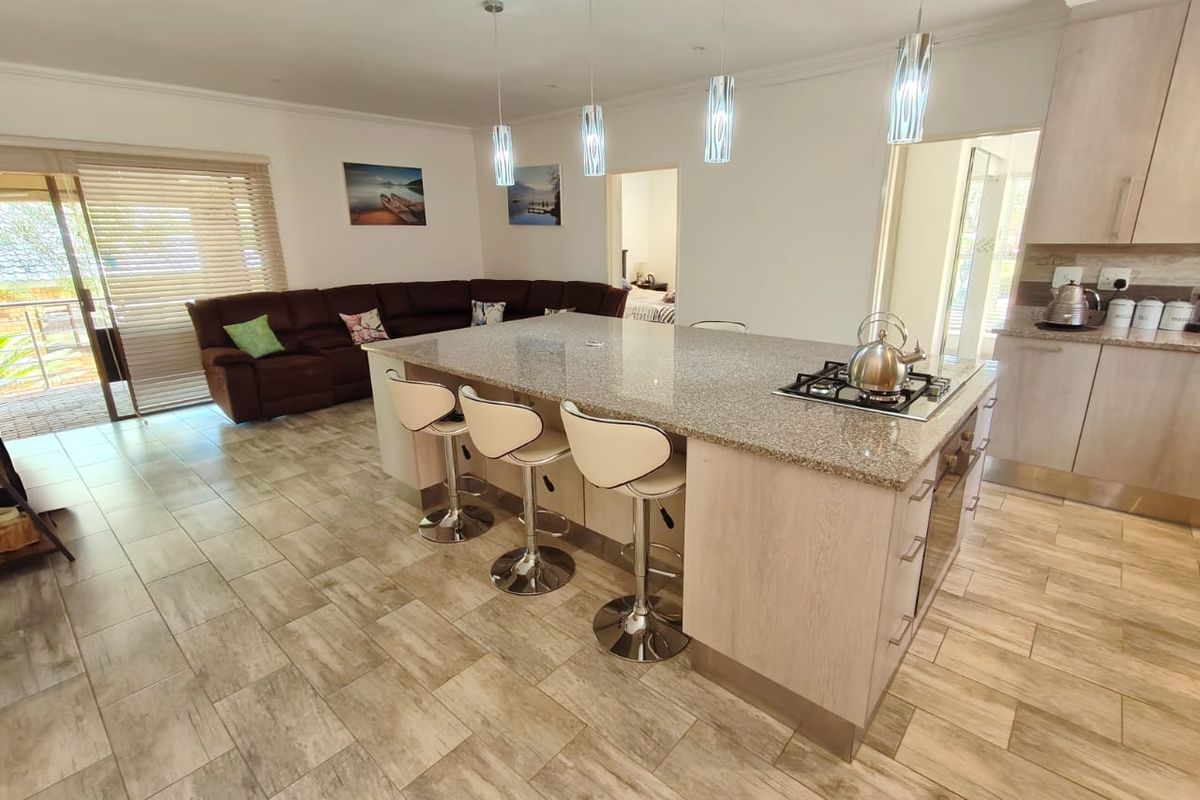 Luxurious Waterfront Living with Unmatched Amenities - Photo 3