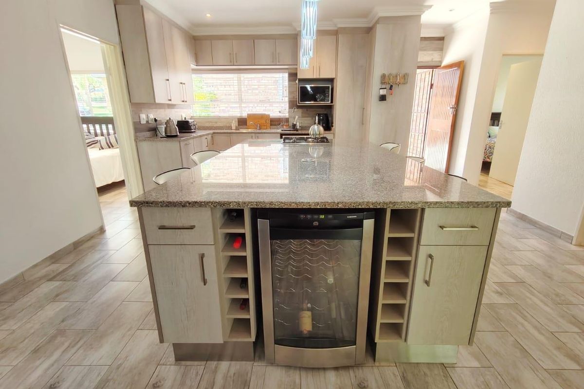 Luxurious Waterfront Living with Unmatched Amenities - Photo 5