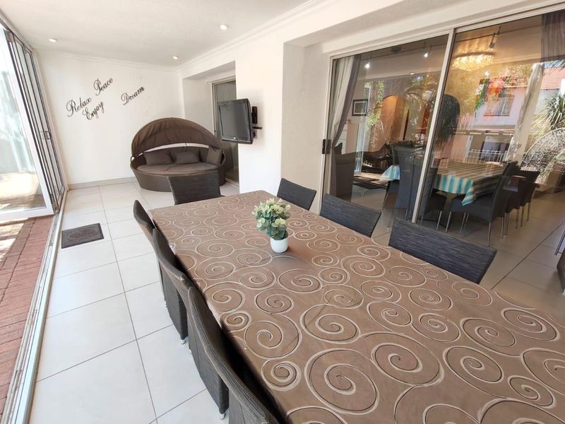 Modern 3-Bedroom Home with Premium Features - Photo 8