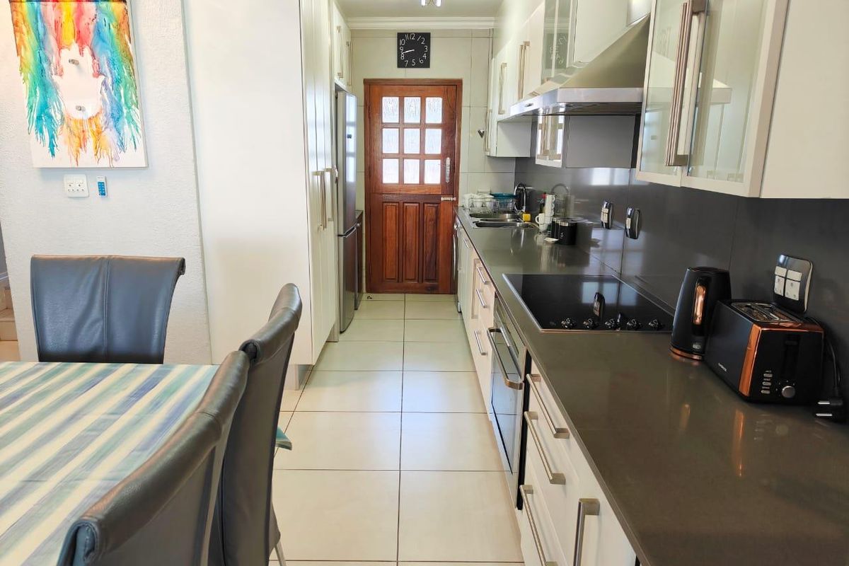 Modern 3-Bedroom Home with Premium Features - Photo 2