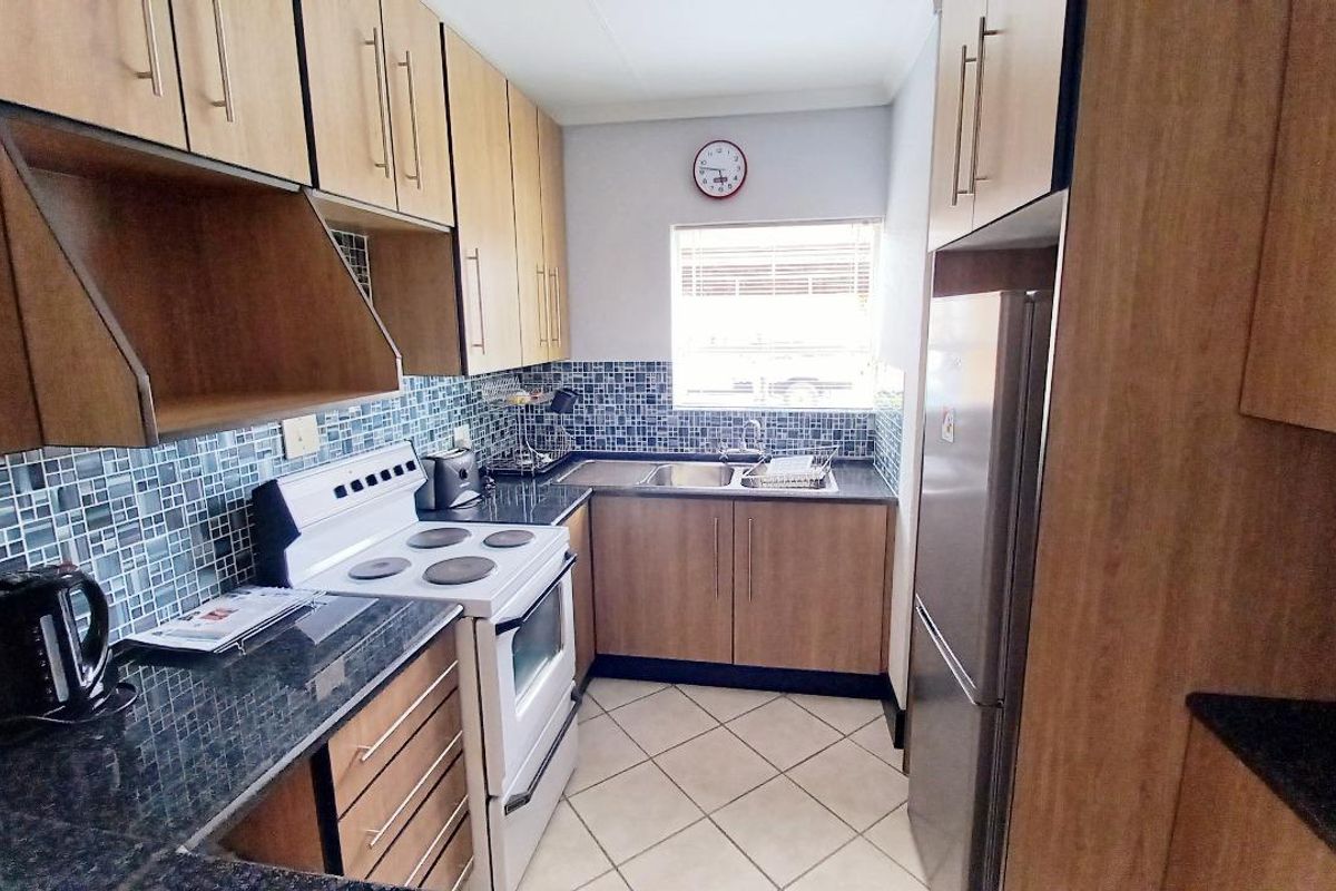 Invest in Quality Living – Furnished Unit with Vaal Dam Views - Photo 3