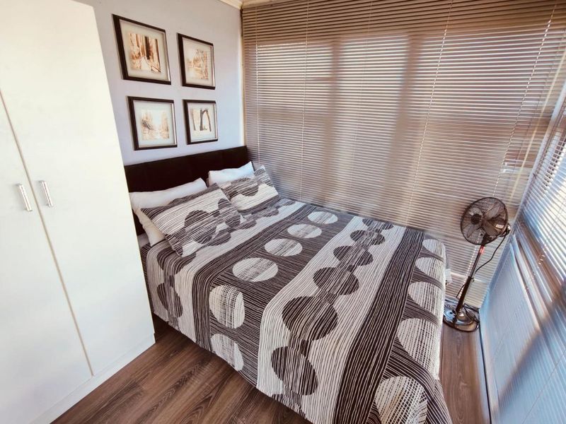 Stunning 2-Bedroom Waterfront Home in Family-Oriented Complex - Photo 10