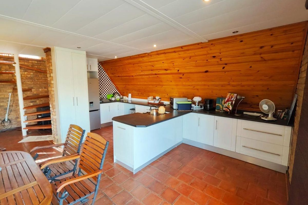 Charming Holiday Home in Secure Vaal Dam Complex - Photo 2