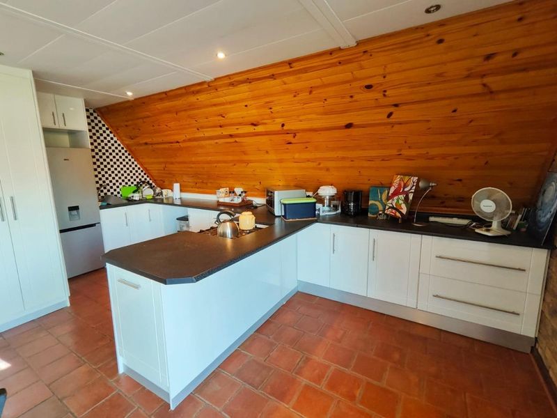 Charming Holiday Home in Secure Vaal Dam Complex - Photo 5