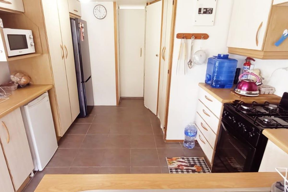 Cozy Fully Furnished 2-Bedroom Holiday Home in Secure Port O'Call Complex, Vaal Dam - Photo 3