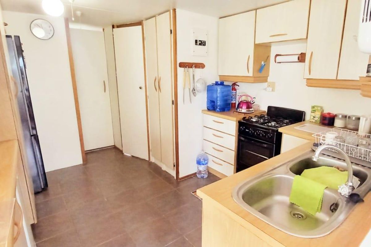 Cozy Fully Furnished 2-Bedroom Holiday Home in Secure Port O'Call Complex, Vaal Dam - Photo 2