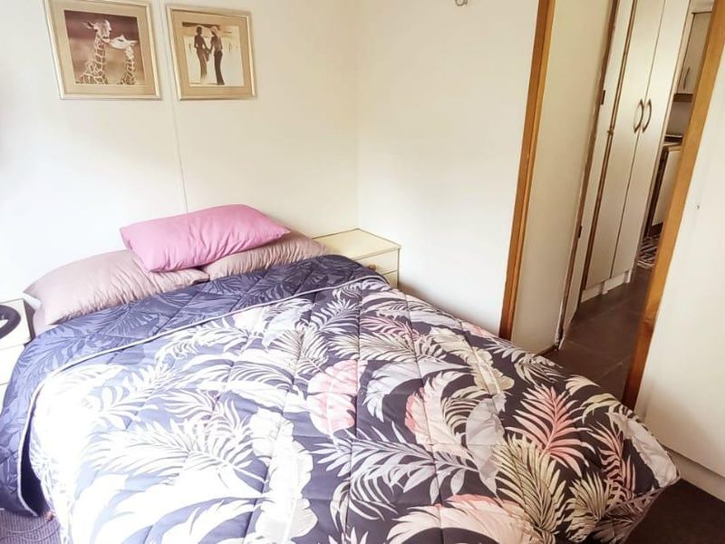 Cozy Fully Furnished 2-Bedroom Holiday Home in Secure Port O'Call Complex, Vaal Dam - Photo 10