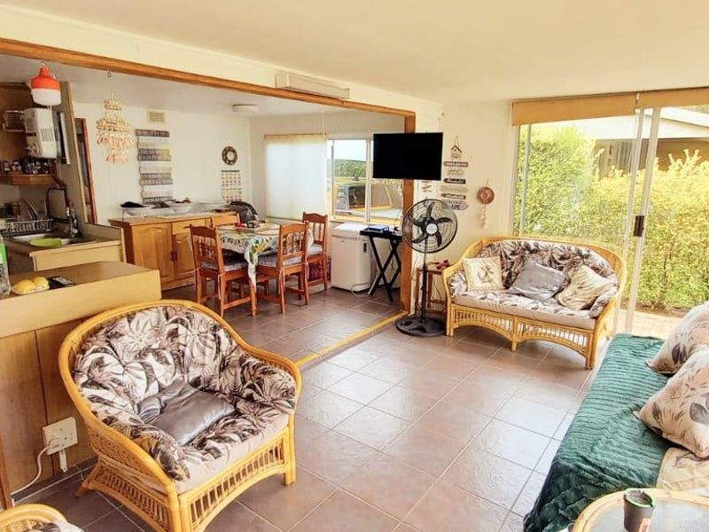 Cozy Fully Furnished 2-Bedroom Holiday Home in Secure Port O'Call Complex, Vaal Dam - Photo 8