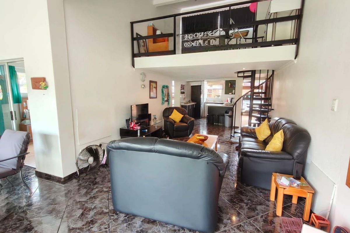 Charming 3-Bedroom House in Secure Vaal Marina Complex - Photo 5