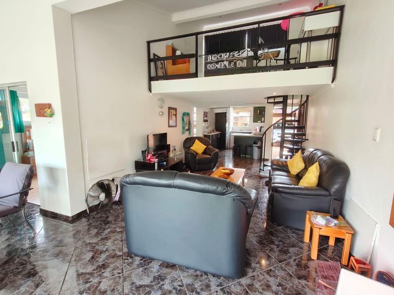 Charming 3-Bedroom House in Secure Vaal Marina Complex - Photo 5