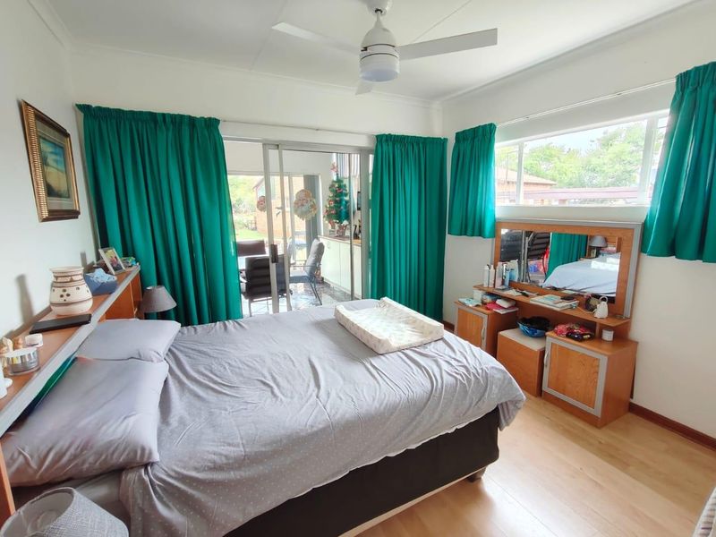 Charming 3-Bedroom House in Secure Vaal Marina Complex - Photo 8