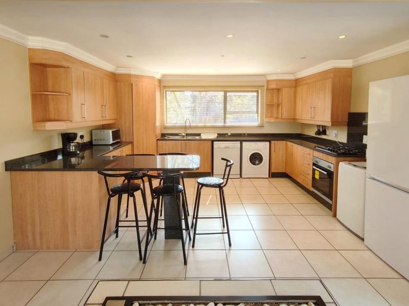 Holiday Complex with Stunning Dam Views and Modern Amenities - Photo 2