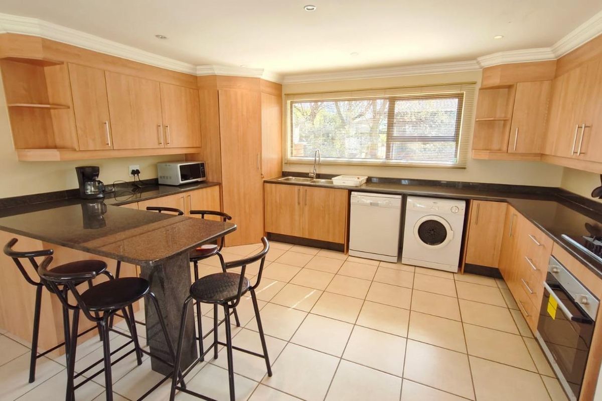 Holiday Complex with Stunning Dam Views and Modern Amenities - Photo 3