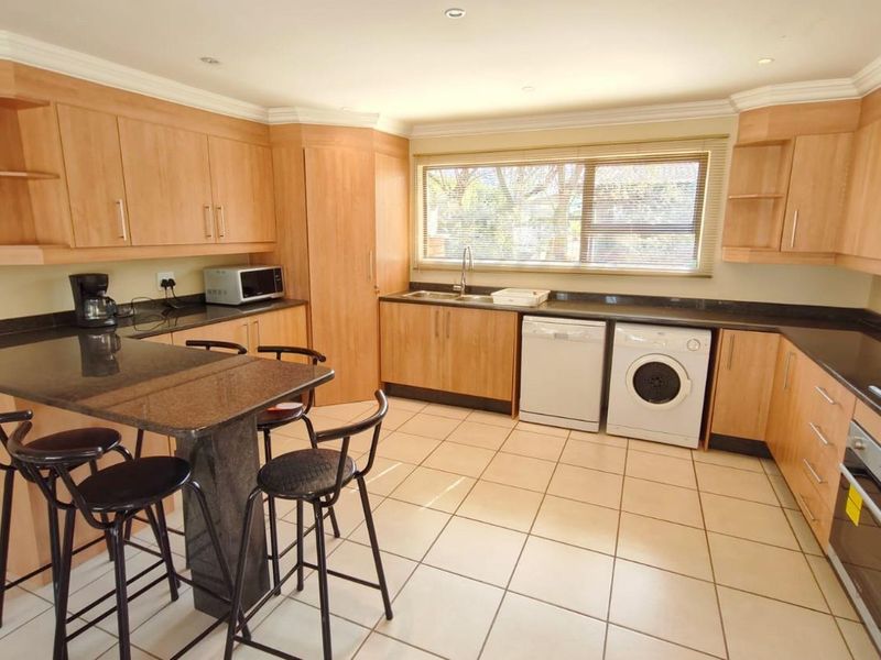 Holiday Complex with Stunning Dam Views and Modern Amenities - Photo 3