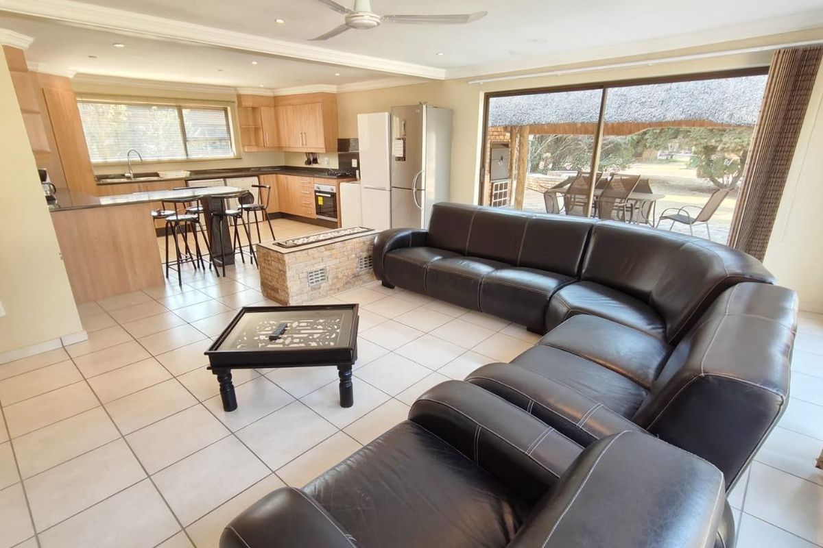 Holiday Complex with Stunning Dam Views and Modern Amenities - Photo 4