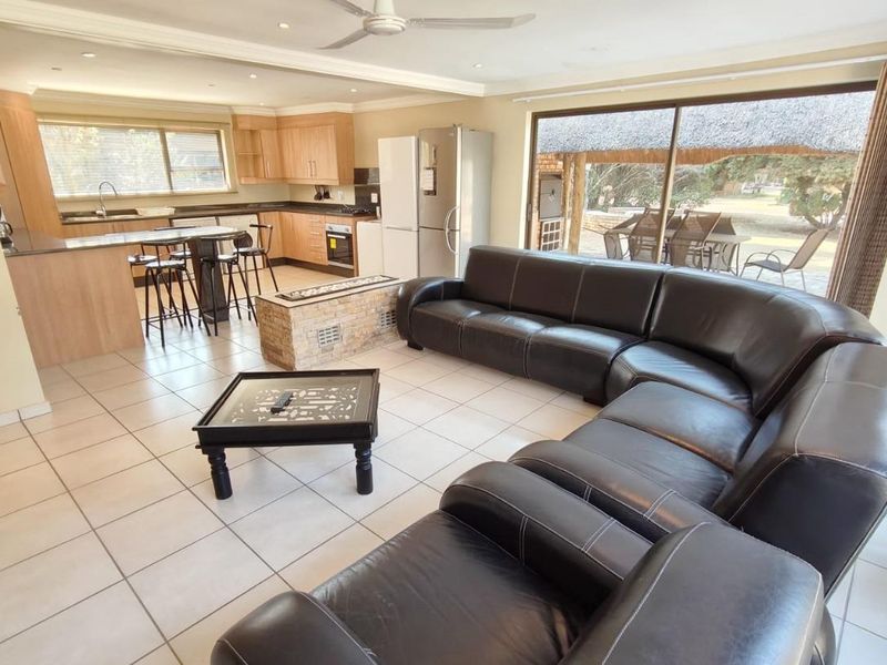 Holiday Complex with Stunning Dam Views and Modern Amenities - Photo 4