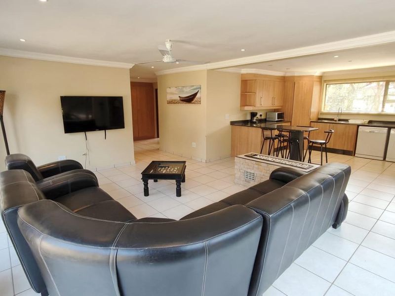 Holiday Complex with Stunning Dam Views and Modern Amenities - Photo 5