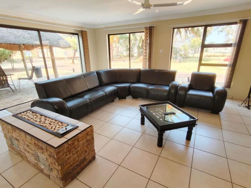 Holiday Complex with Stunning Dam Views and Modern Amenities - Photo 6